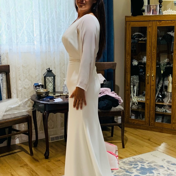 Simple wedding dress - Picture 9 of 9